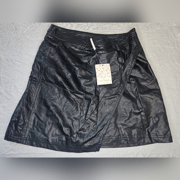 Free people black fake out faux wrap skirt mini skirt size 0 street wear 80s 90s - Picture 2 of 4